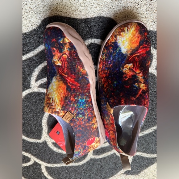 UIN Multicolor Artistic Slip-On Shoes - Picture 5 of 6